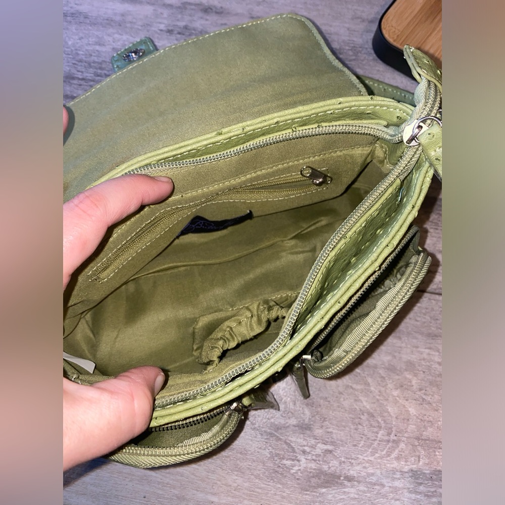 Butterfly brand olive green purse. NWOT. - Picture 7 of 12